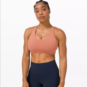 Lululemon: FREE TO BE ELEVATED BRA *LIGHT SUPPORT, DD/E CUP